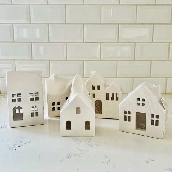 White Ceramic Tall Light Up House - Picture 14 of 15